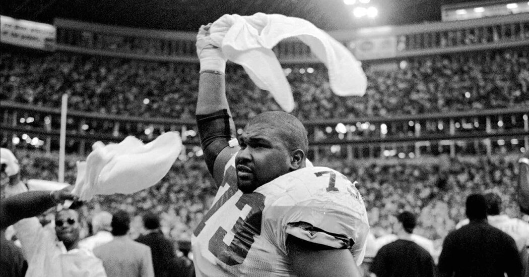 Larry Allen, Dominant N.F.L. Lineman, Dies at 52