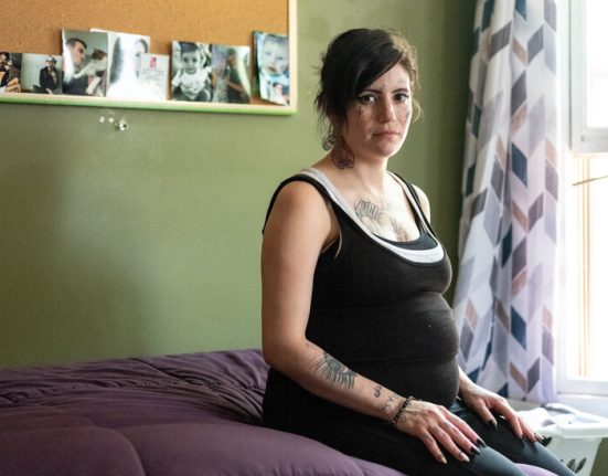 Pregnant, Addicted and Fighting the Pull of Drugs