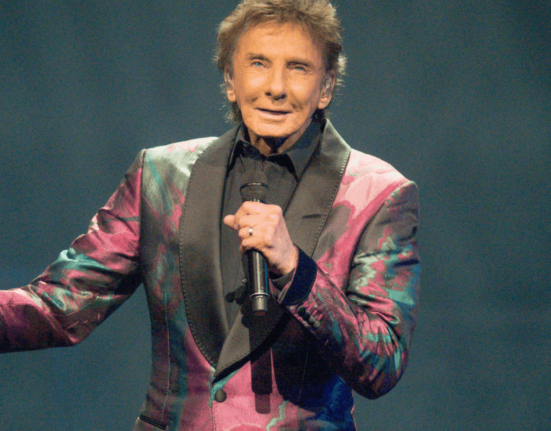 Barry Manilow Sues Hipgnosis For $1.5 Million Over Bonus Payments