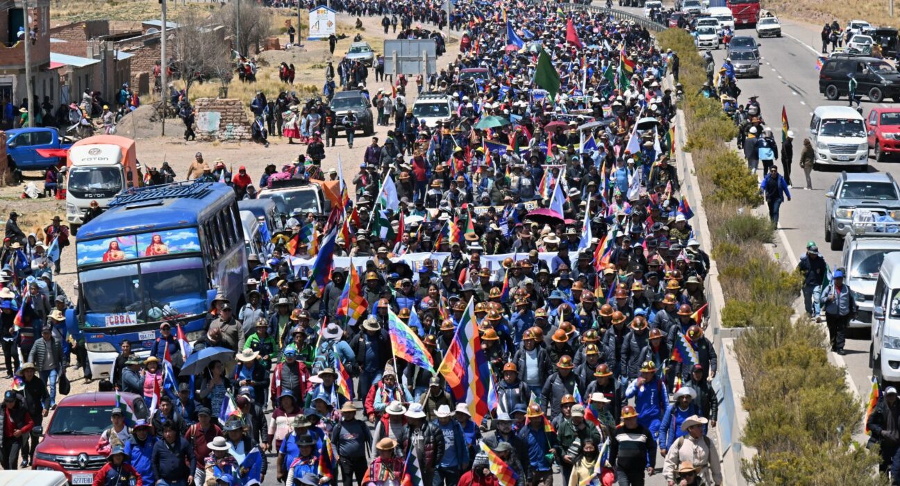 Bolivia braces for turmoil as antigovernment protesters begin march | Protests News