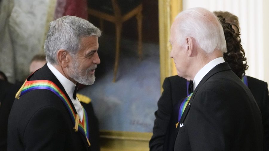 Clooney says Biden 'did the most selfless thing that anybody’s done since George Washington'