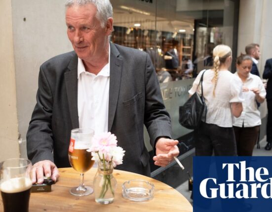 No 10 blocking outdoor smoking ban amid hospitality opposition | Smoking