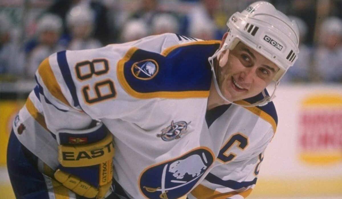 Why isn’t Alexander Mogilny in the Hockey Hall of Fame? There are clues