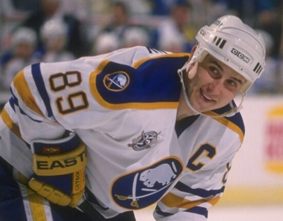 Why isn’t Alexander Mogilny in the Hockey Hall of Fame? There are clues