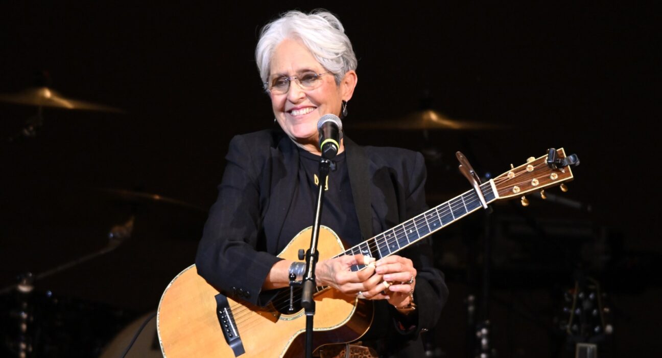 Joan Baez to Perform Benefit Show With Emmylou Harris, Bonnie Raitt